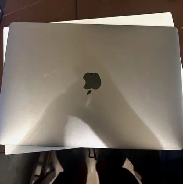 Macbook pro A1706 2016 i5 16gb 256ssd
