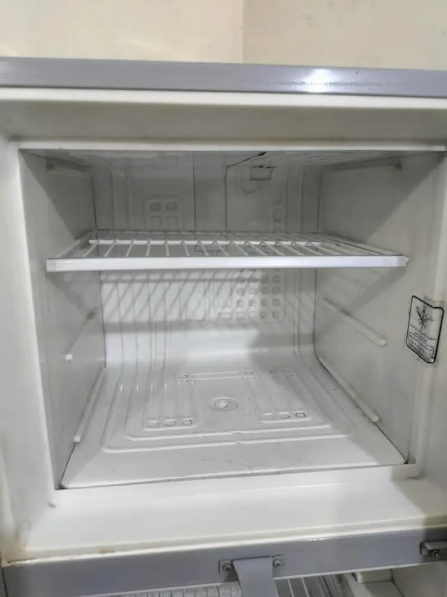 Dawlance Medium Fridge good condition for Sale