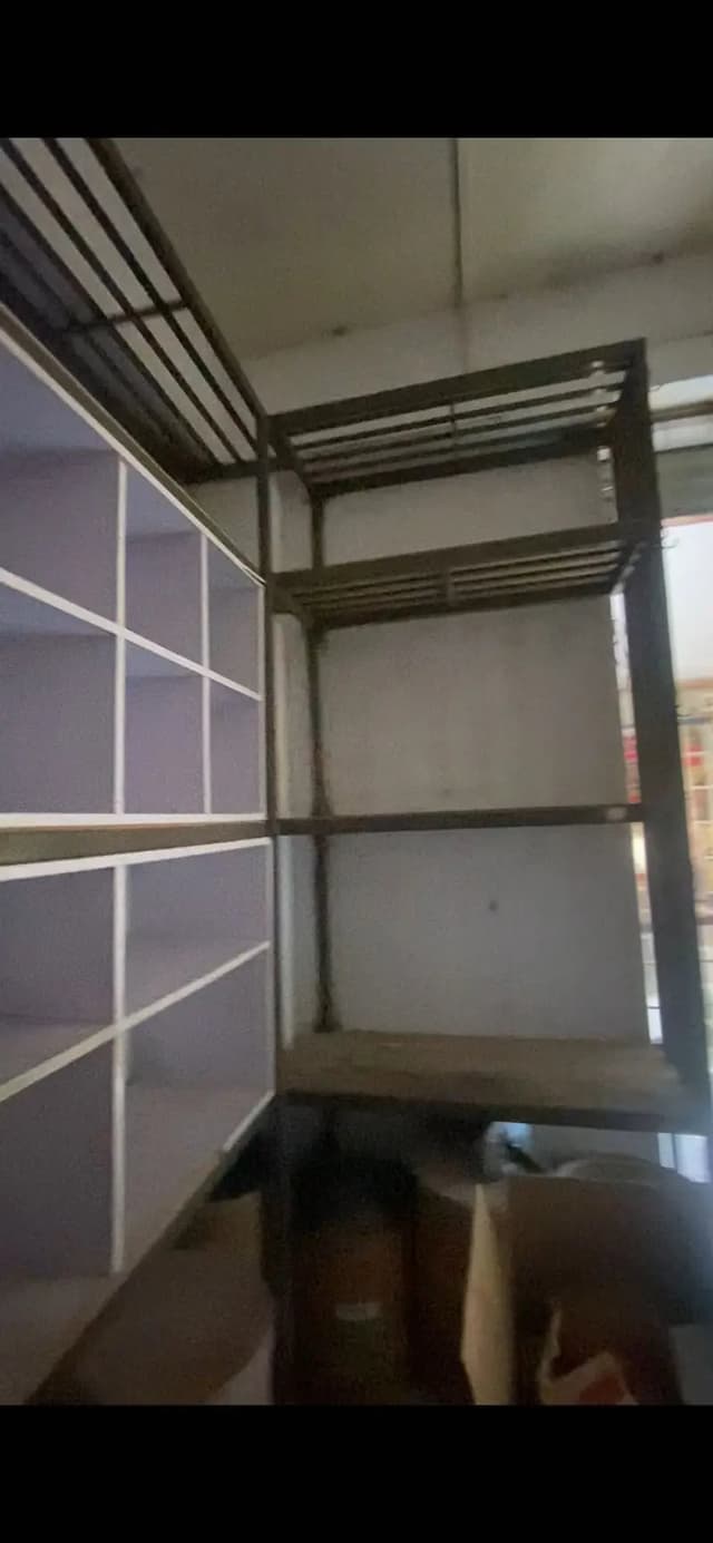 Shop fiting lohay wali