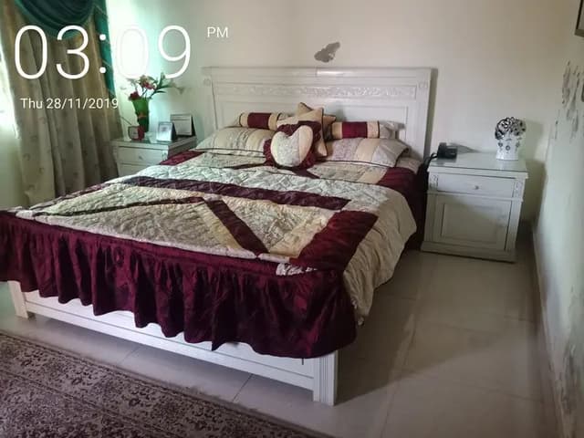 White Deco painted wooden Bed along with dresser