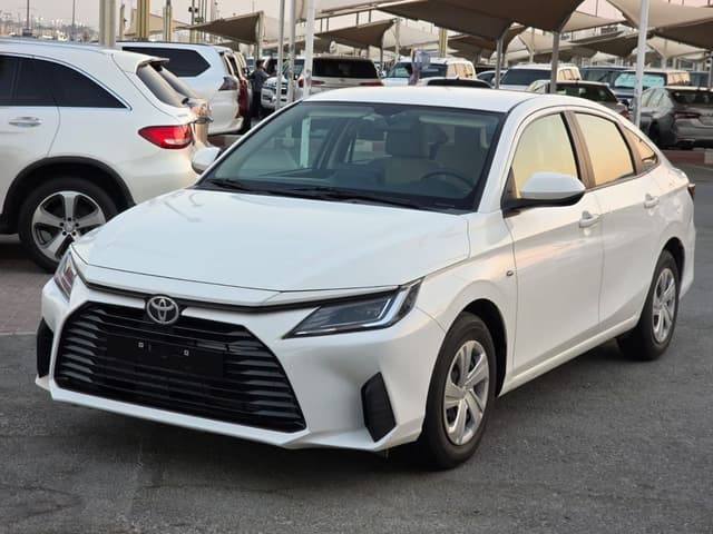 Toyota Yaris E