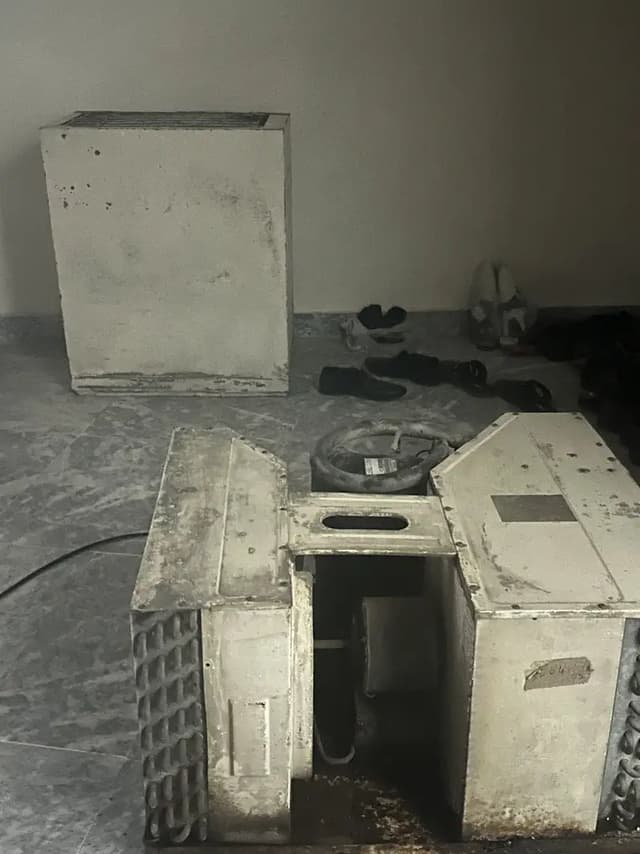 Window A/c old model All Okay