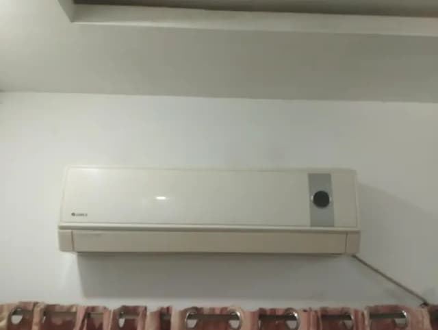 excellent AC and excellent cooling with genuine condition.