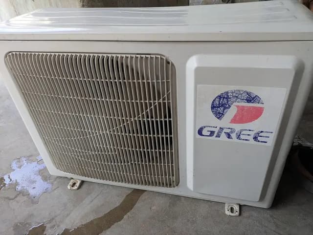 gree 1.5 ton AC outdoor unit - good condition
