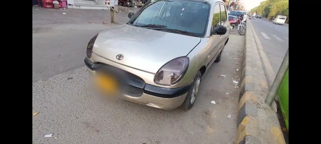 Toyota Duet 2000