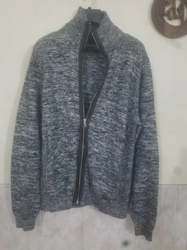 100% Cotton knitted Guess. Size in details. O3244833221