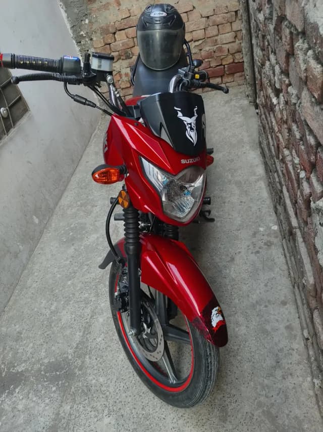 Suzuki GR 150 Red color