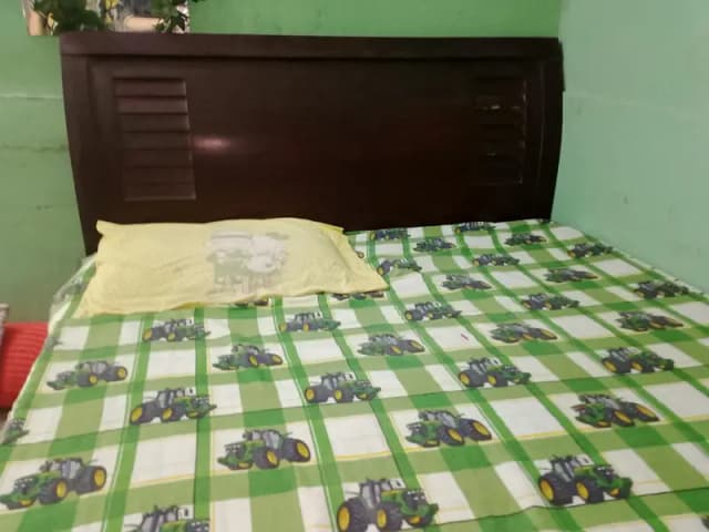 Bed with metress