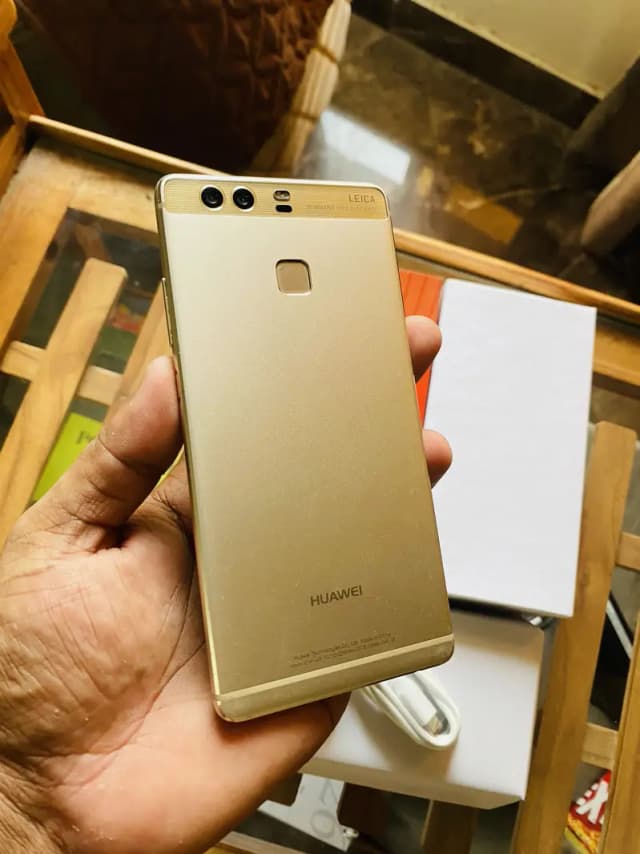 Huawei P9 (Official PTA) urgent Sale. 03:09:10:18:123