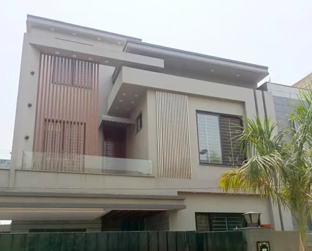 Luxury 10 Marla House Available For Rent Sector D Bahria Town Lahore Near To Mosque School Park Market
