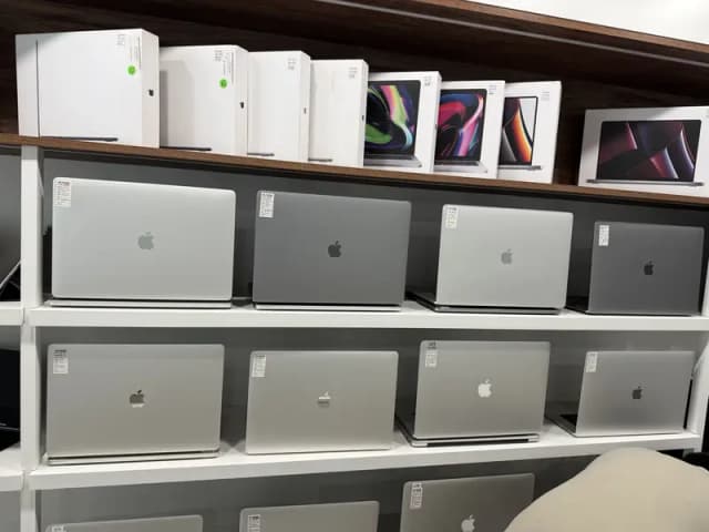 MacBook Pro 16" M1 Max Ram 64 GB SSD 2TB Excellent Condition