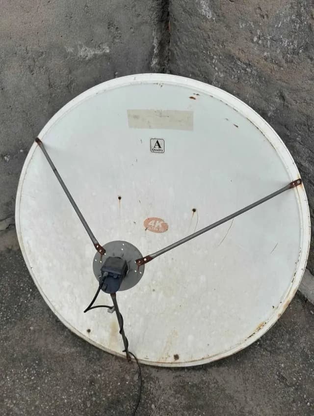 4 Feet Dish with Satellite Receiver complete