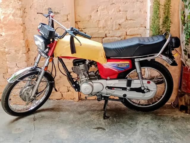 Honda CG 125 2010 Model | All Genuine | Lahore Registered,