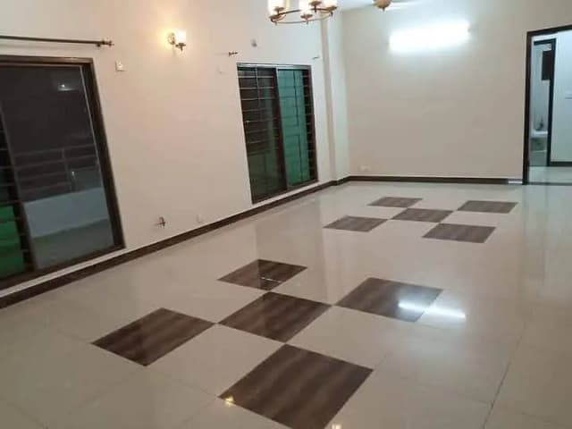 10 Marla Flat In Askari 11 For rent