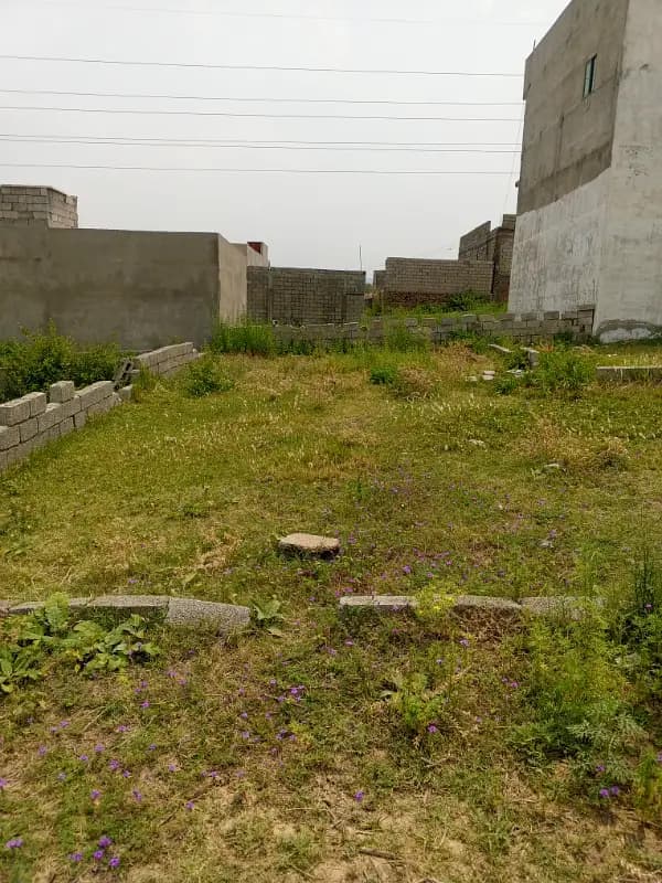 Urgent Sale 5 Marla Plot For Sale Demand 22 Lack 20 Feet Street Registry Intiqal Location Nilor Islamabad