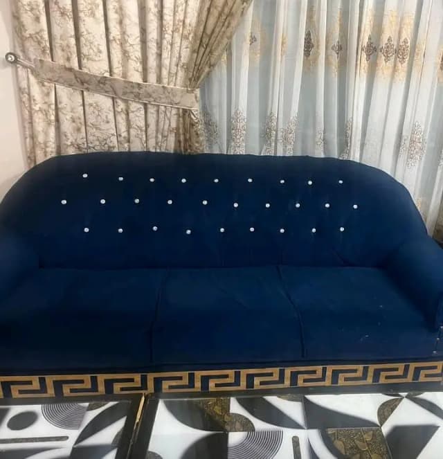strong woode sofa set of 5