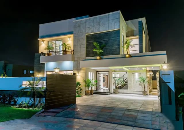 15-KV Solar 12-Marla Corner Luxury House For Sale Near CLub & Park Commercial