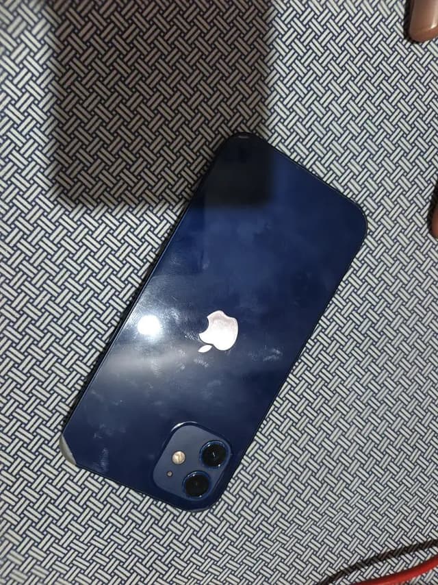 Apple iPhone 12
