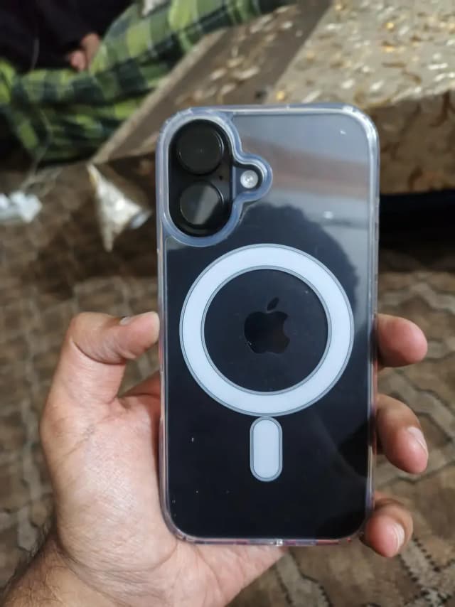 Apple iPhone 16