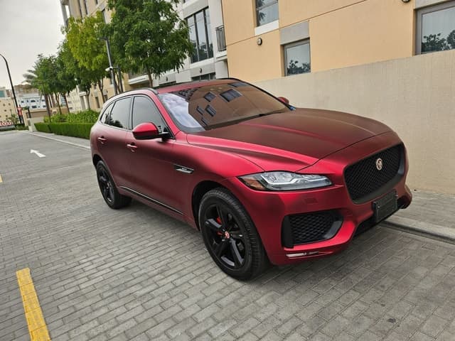 Jaguar F-PACE R-SPORT Exquisite Luxury! 2018 Jaguar F-Pace | Full Option | Panoramic Roof – Showroom Condition!