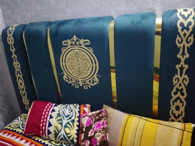 duble bed with dresing dono chezen kuch der use hoi hy urgent sale