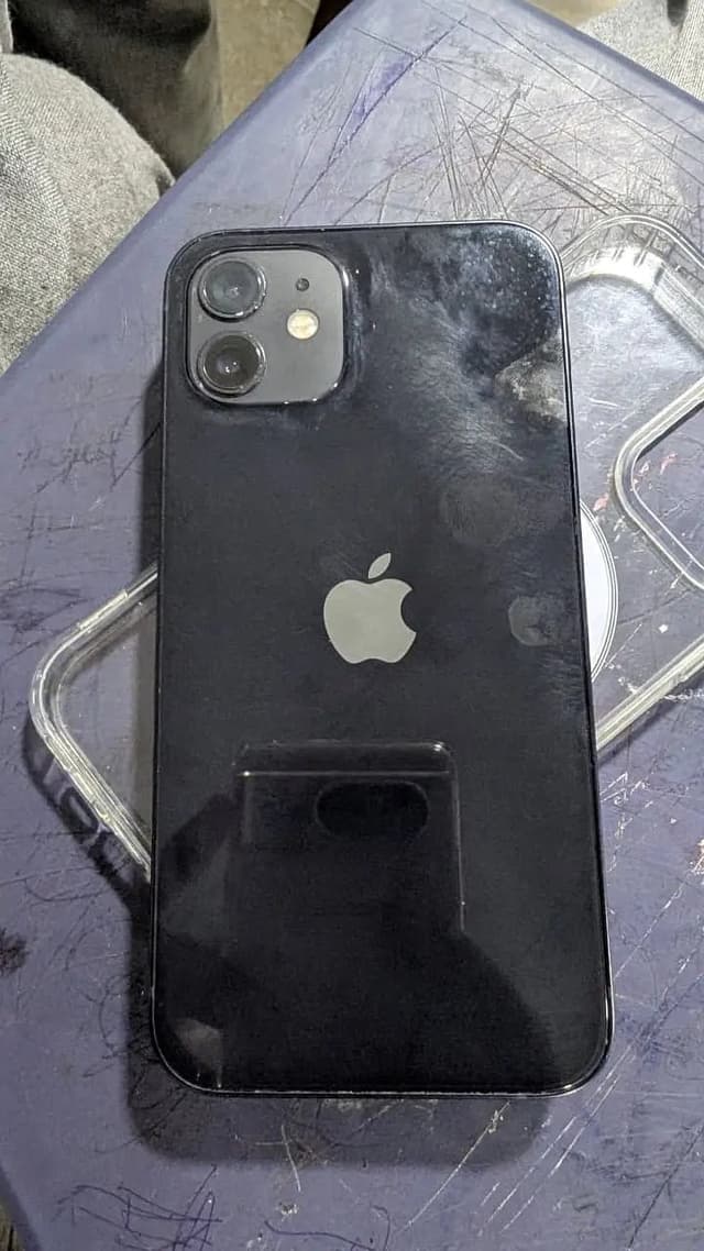 Apple iPhone 12