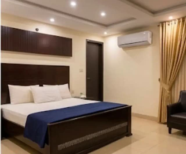 APARTMENT 21, ROOMS