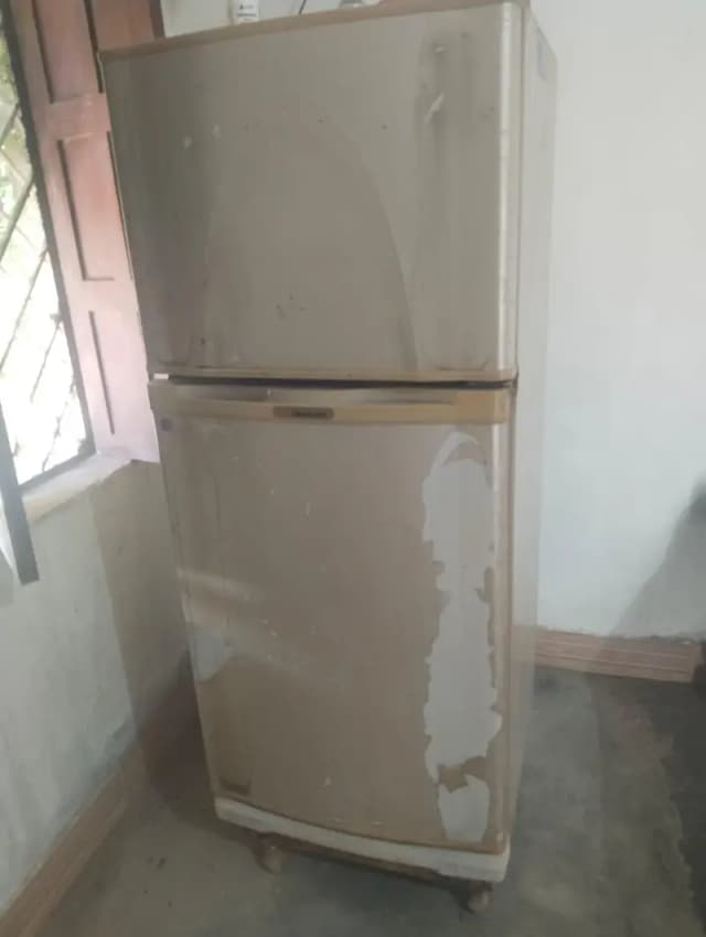 Dawlance Refrigerator – Working Condition – Medium Size