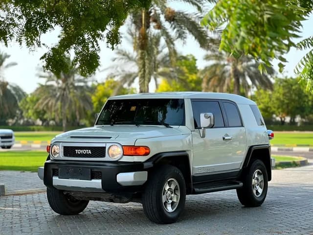 Toyota FJ Cruiser BASE GCC Specs - Well Maintained