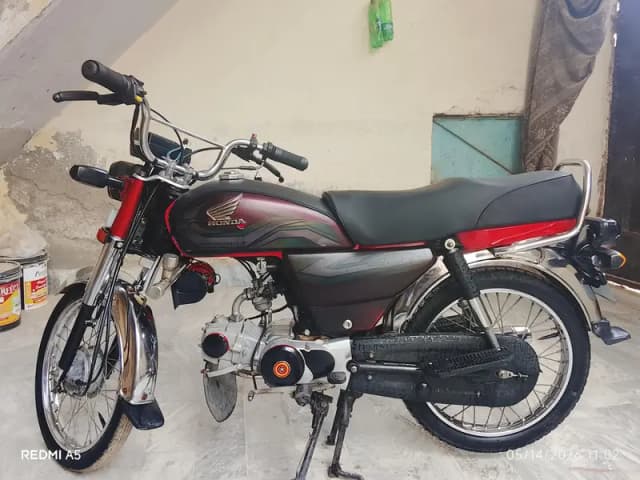 Honda CD 70 (2023)