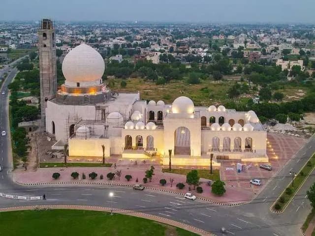 5 Marla Residential Plot Available For Sale In Lake City Lahore.