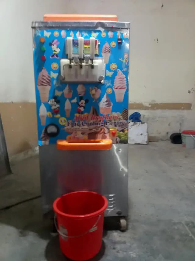 Running Ice Cream Machine Business Setup for Sale | Complete Material