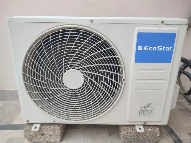 Ecostar 1.5 ton inverter a. c with no repair original gass chill coolng