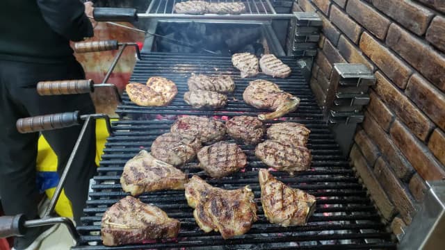 Staff needed for Continental/ Steakhouse