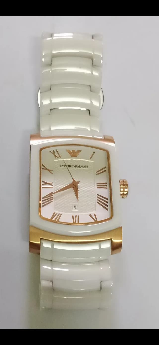 Emporio-Armani watch  071-889 All Ceramic  100%  Tottely. Original