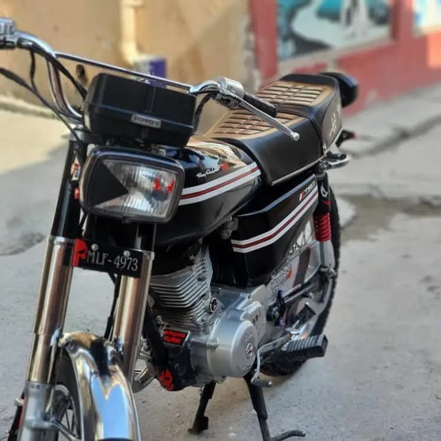 Honda 125 urgent for sale number 03, 09, 66, 98,137
