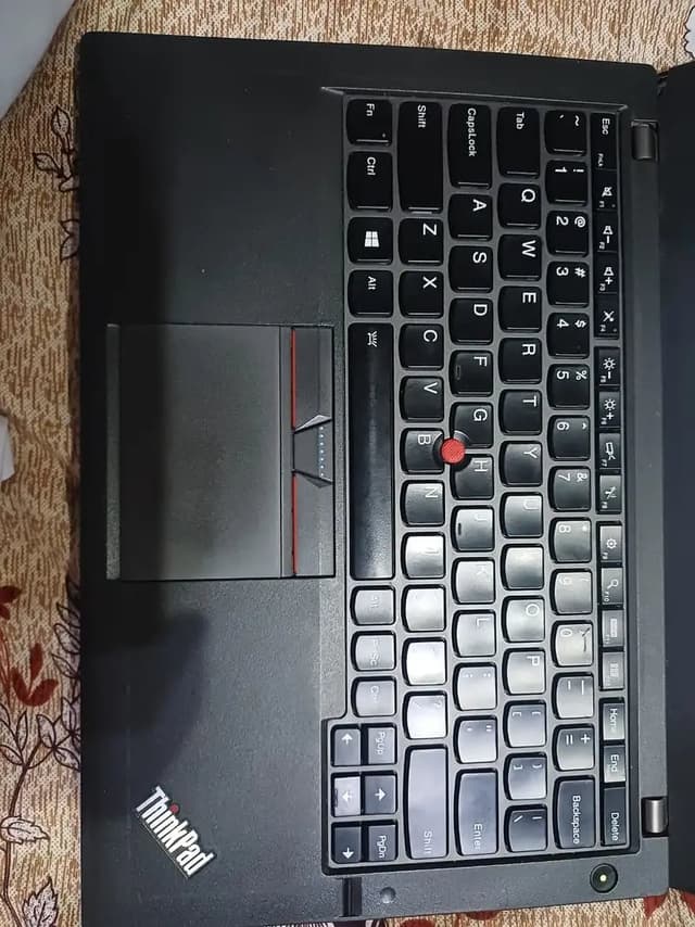 lenovo x260 for sale or exchange with macbook 2017 or 2018