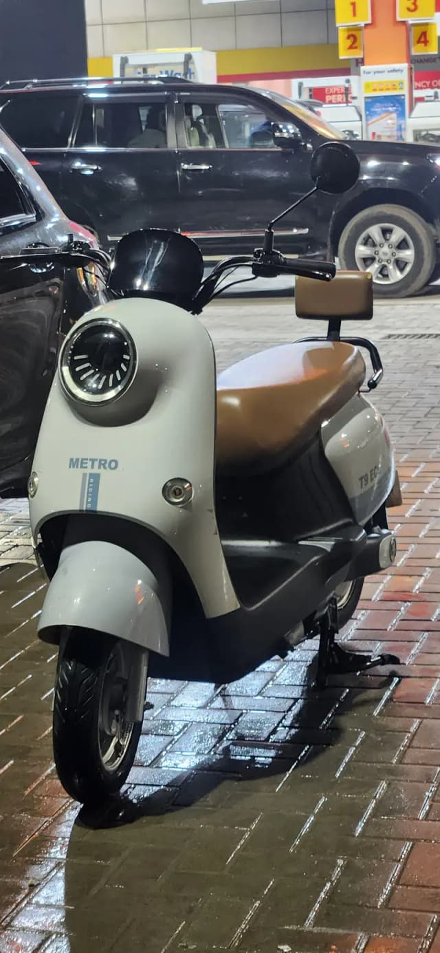 Metro T9 Eco 2025 | 12,000 KM | Original Battery | First Owner