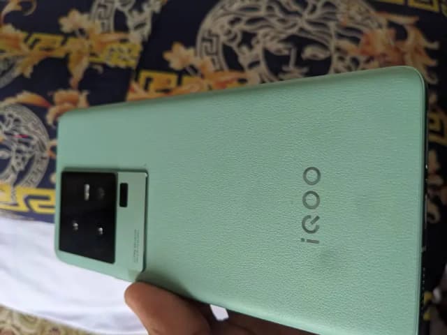 Vivo iQOO 11