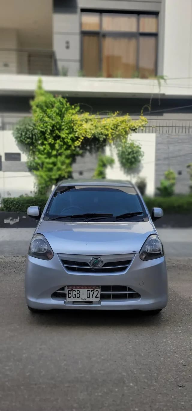 Daihatsu Mira 2012