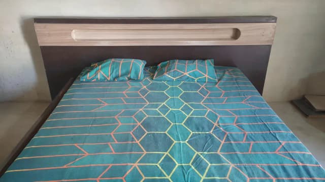 King size bed