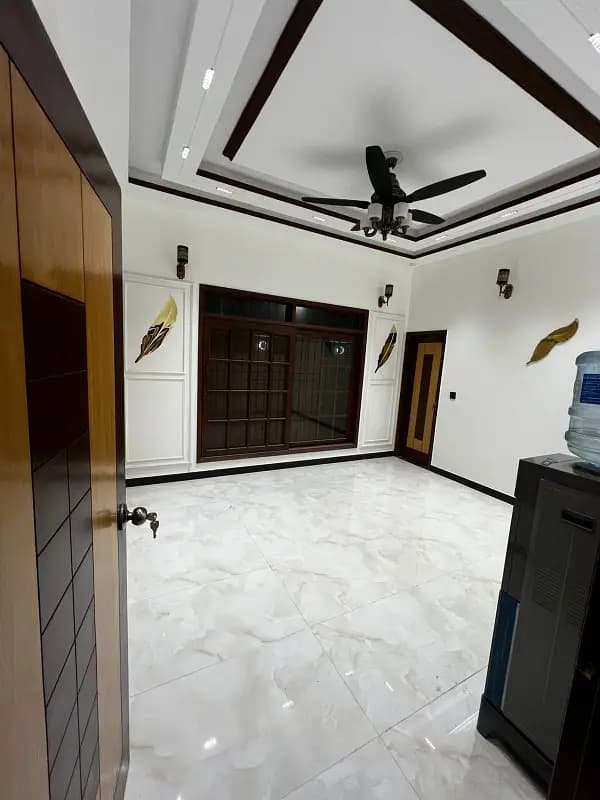 Silent Commercial portion beside continental bakery, Block-1 Gulshan-e-Iqbal.
