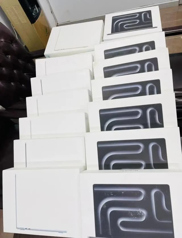 MacBook Pro M5 Max Chip