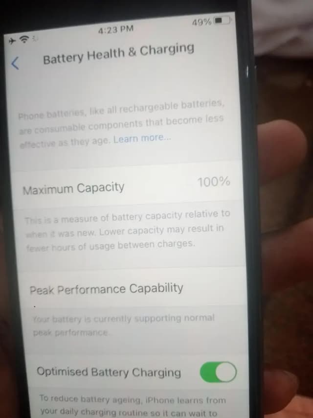 I phone 8 non PTA 4/64 10/ 10 condition battery health 100 charger bhe