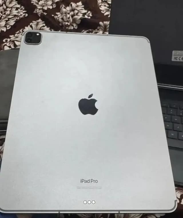 ipad pro M2 Apple TV show
