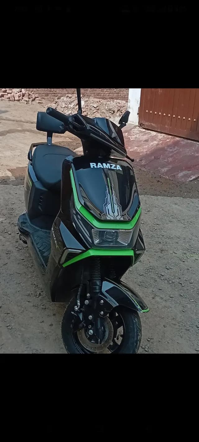 Ramza x electric scootey