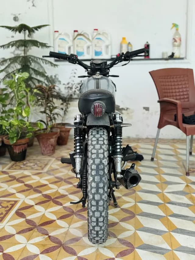Scrambler 125 all parts are genuine high quality for details whatsapp