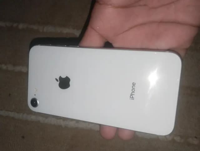 Apple iPhone 8