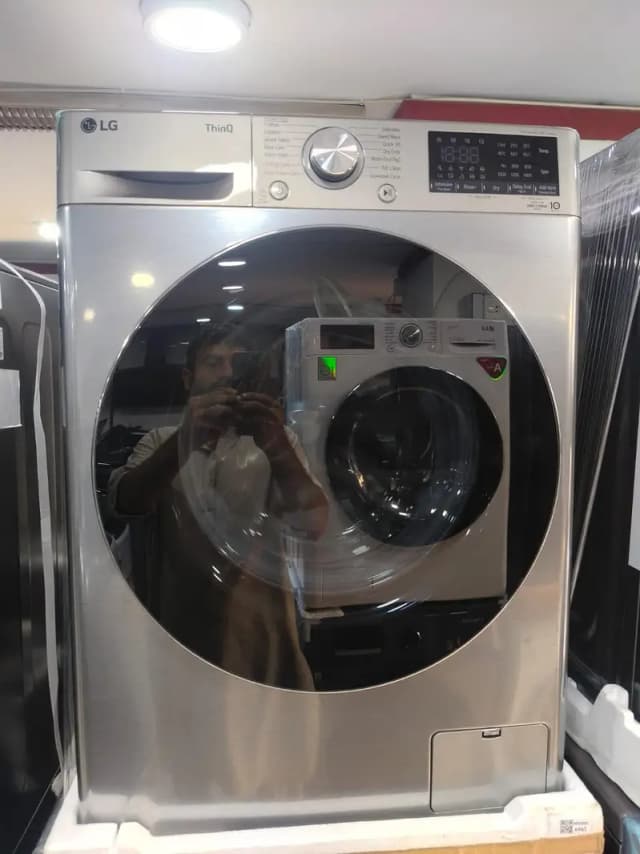LG 10.5/7 Frontloading Washing Machine