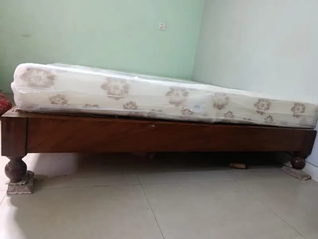 double mattress Bed